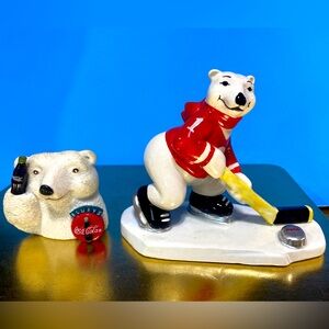 COCA COLA VTG 1995 POLAR BEAR HOCKEY PLAYER ENESCO & COCA COLA POLAR BEAR MAGNET